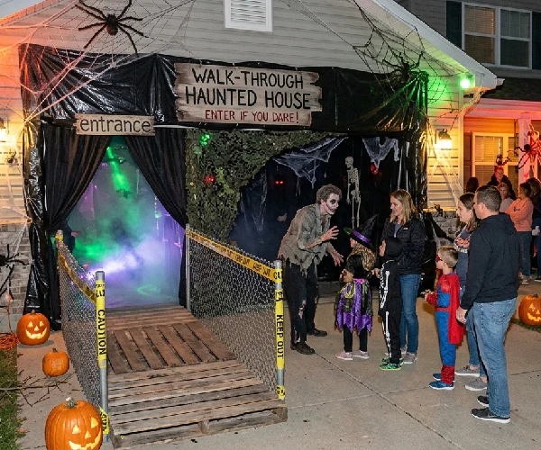 haunted garage for Halloween